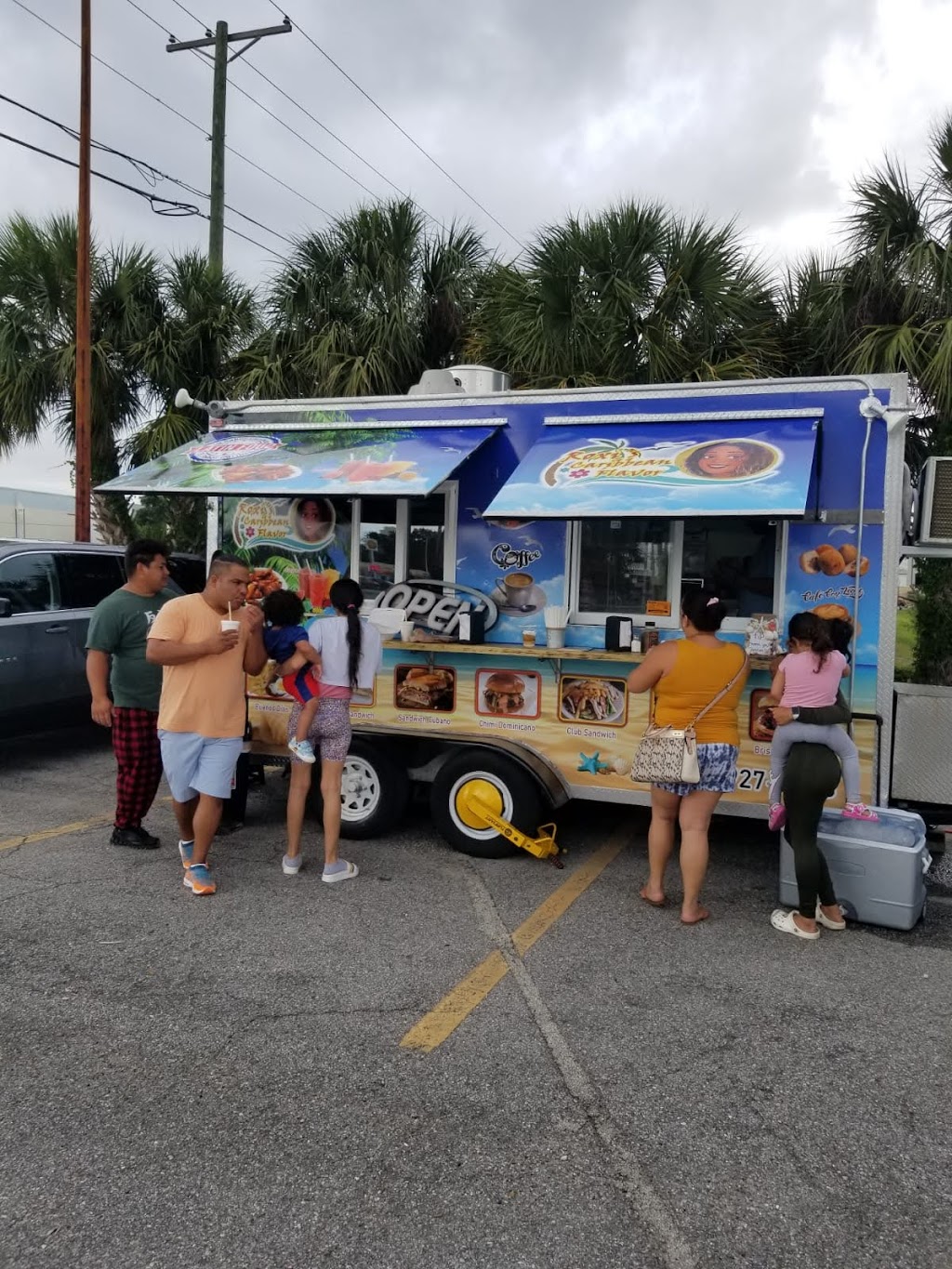 Roxis Caribbean flavor | restaurant | 5406 N 56th St, Tampa, FL 33610, USA | 8139277708 OR +1 813-927-7708