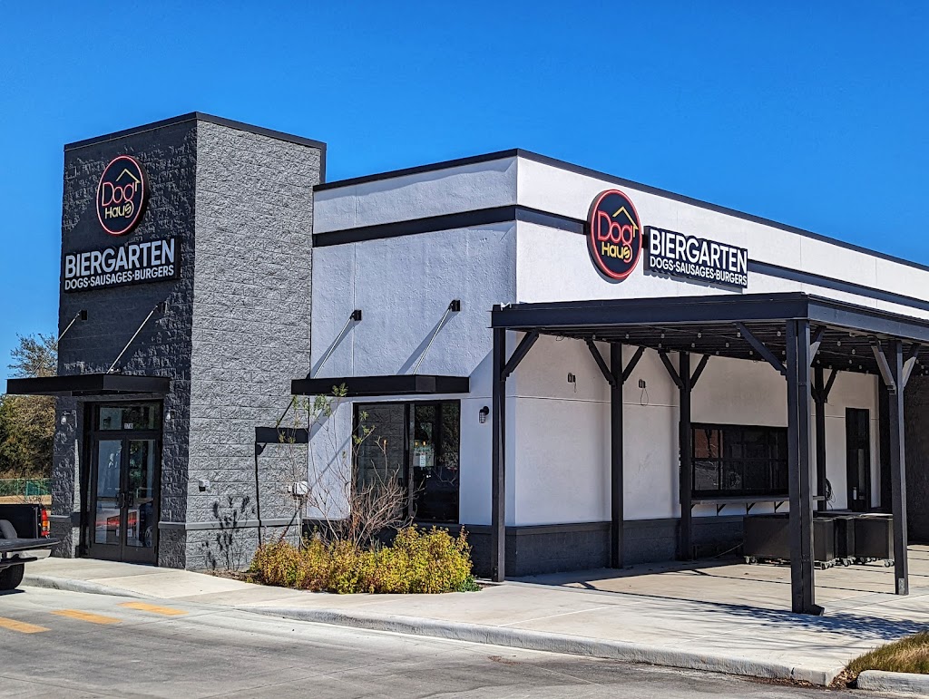 Dog Haus | meal takeaway | 11710 Quincy Lee Dr, San Antonio, TX 78250, USA | 2104675255 OR +1 210-467-5255