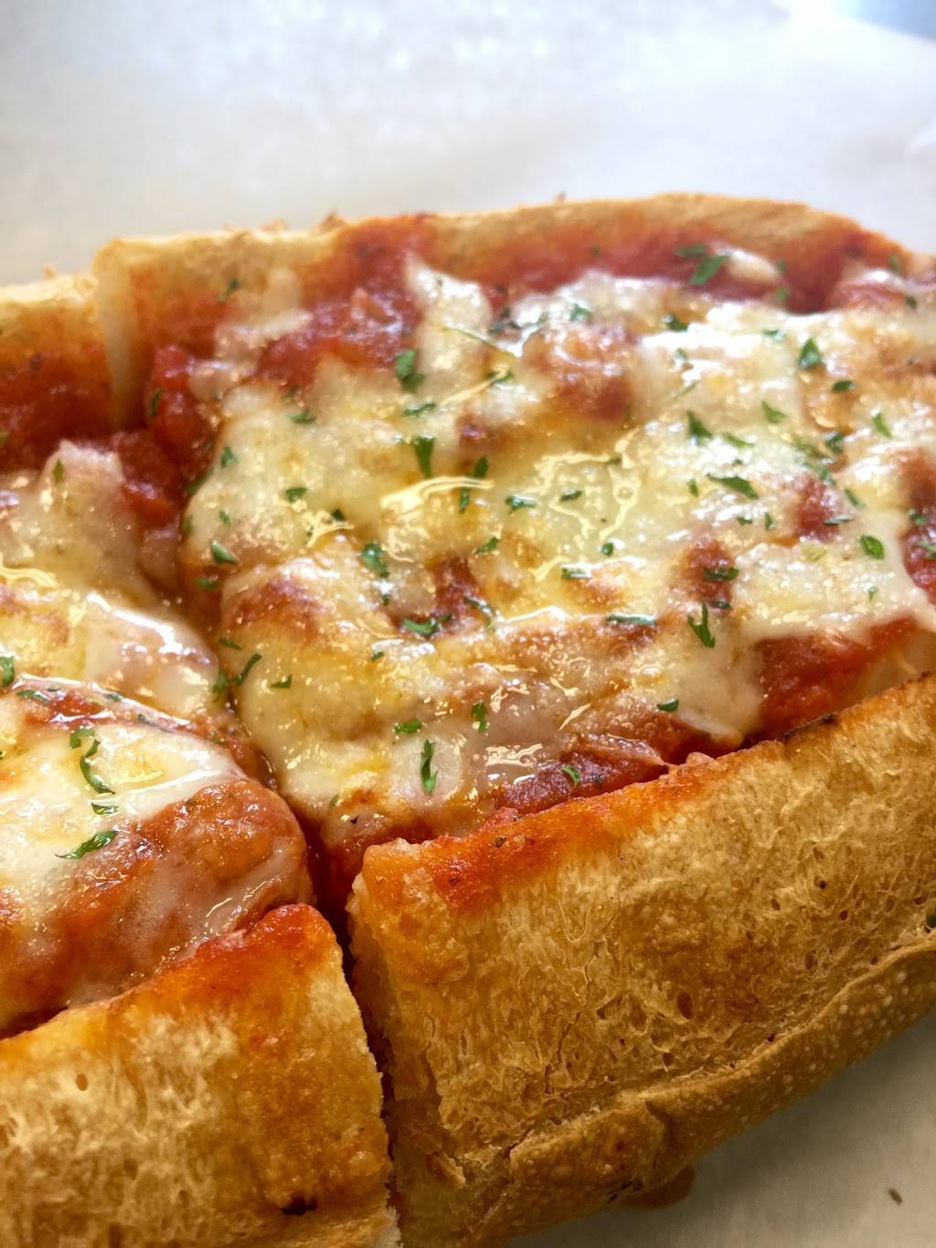 Droogies | restaurant | 3500 Whitney Ave, Hamden, CT 06518, USA | 2032393000 OR +1 203-239-3000