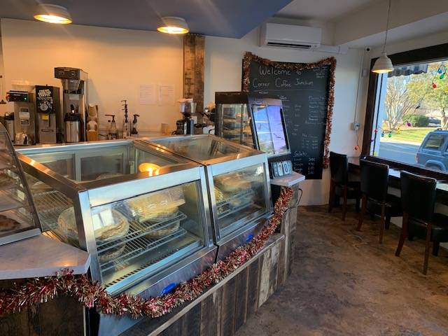 Corner Coffee Junction | bakery | 1002 Main St, Dillwyn, VA 23936, USA | 4349832222 OR +1 434-983-2222