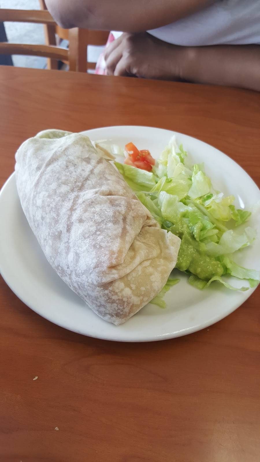 Los Jarritos Restaurants | restaurant | 3191 N Garey Ave, Pomona, CA 91767, USA | 9095937012 OR +1 909-593-7012