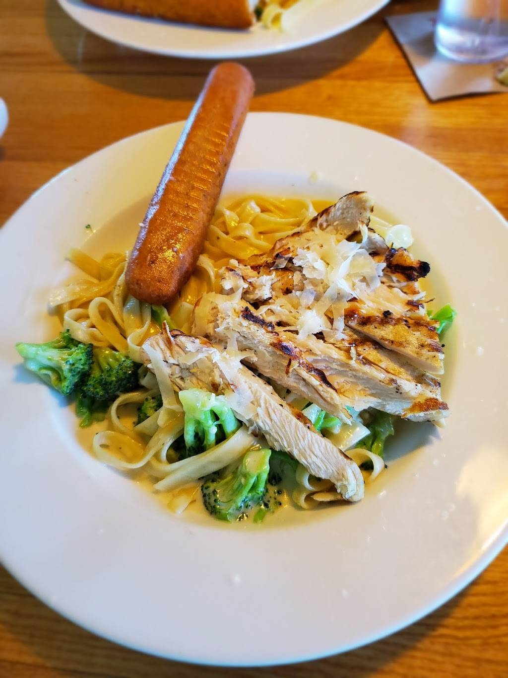 Applebees Grill + Bar | restaurant | 11950 US-431, Guntersville, AL 35976, USA | 2568789903 OR +1 256-878-9903