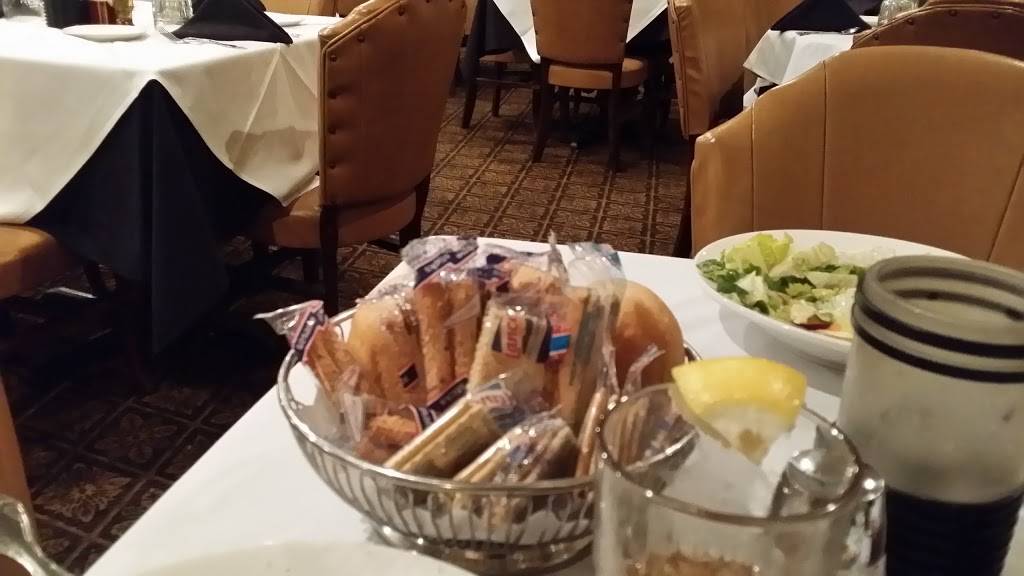 Toms Steak House | restaurant | 1901 W North Ave, Melrose Park, IL 60160, USA | 7083452766 OR +1 708-345-2766