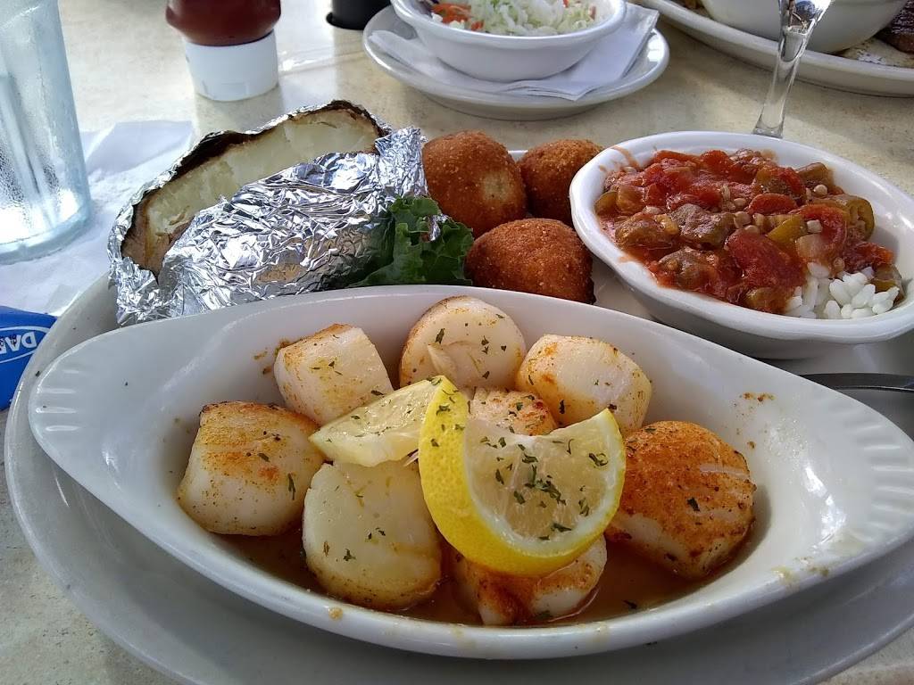 Corky Bells Seafood at Gator Landing | restaurant | 185 S US-17, East Palatka, FL 32131, USA | 3863299300 OR +1 386-329-9300