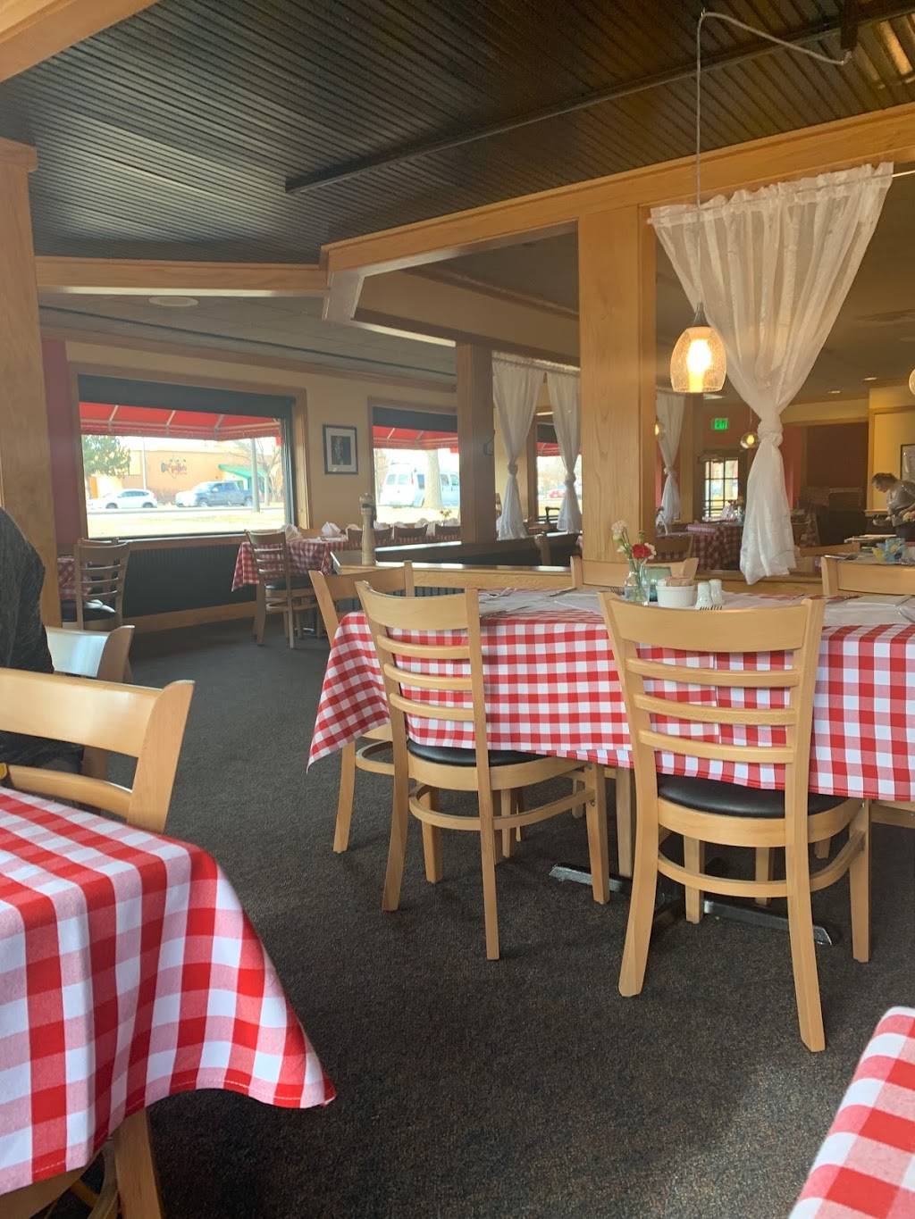 Pinocchios Fort Collins | restaurant | 4306 S College Ave, Fort Collins, CO 80525, USA | 9702261345 OR +1 970-226-1345