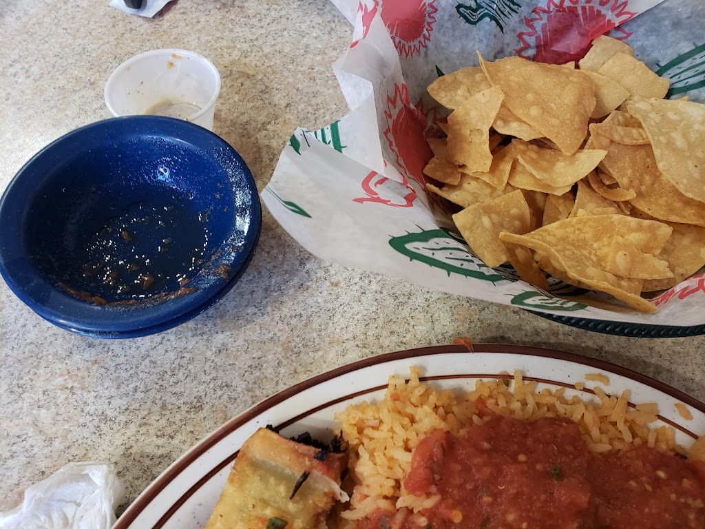 El Pueblito | restaurant | 1804 Main St, Parsons, KS 67357, USA | 6204213684 OR +1 620-421-3684