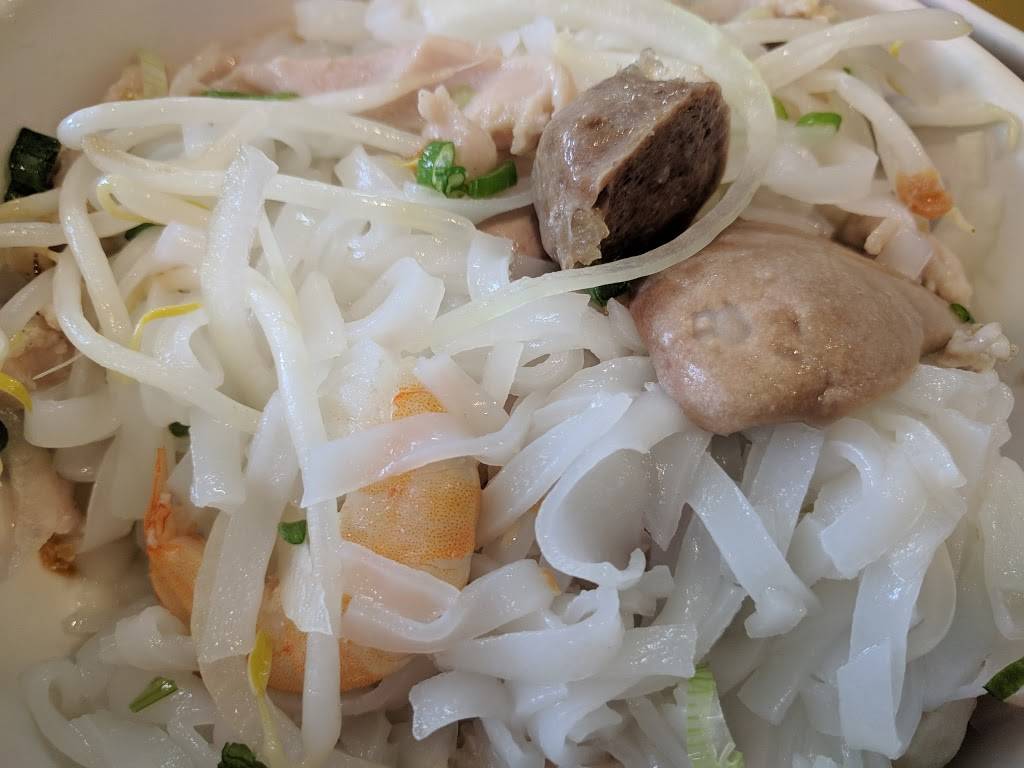 Kingkong Rotisserie Resturant | restaurant | 839 International Blvd, Oakland, CA 94606, USA | 5104658892 OR +1 510-465-8892