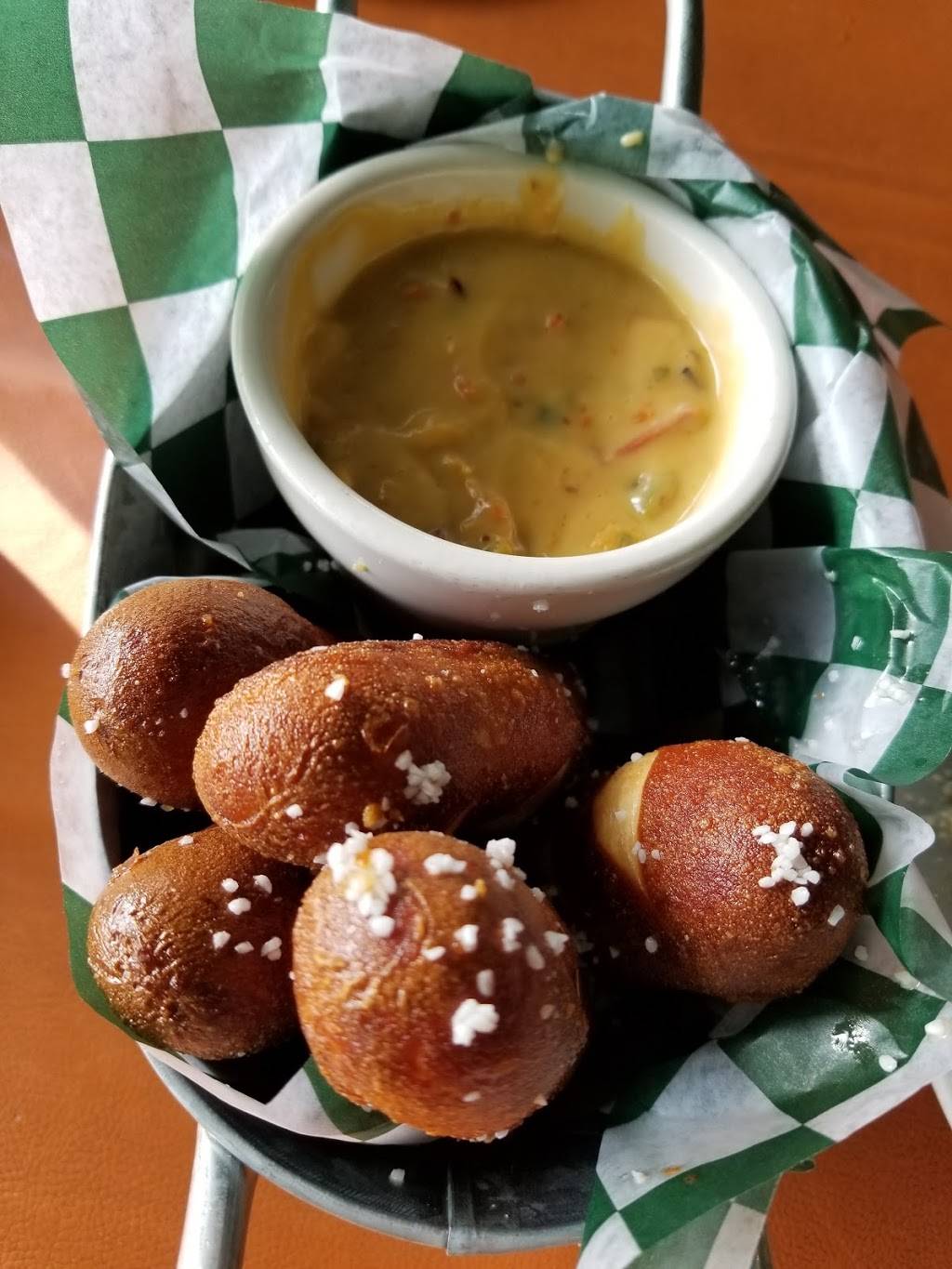 The Olde Log Inn | restaurant | 2814 U.S. 9, Lake George, NY 12845, USA | 5186683334 OR +1 518-668-3334