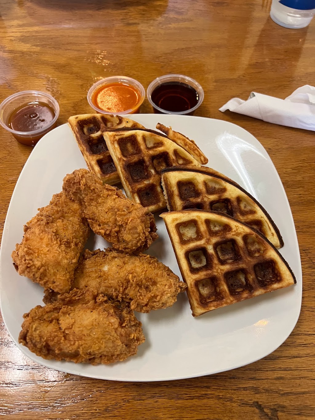 Lous Brunch and Brews | restaurant | 113 W Nolana Ave, McAllen, TX 78504, USA | 6512263008 OR +1 651-226-3008