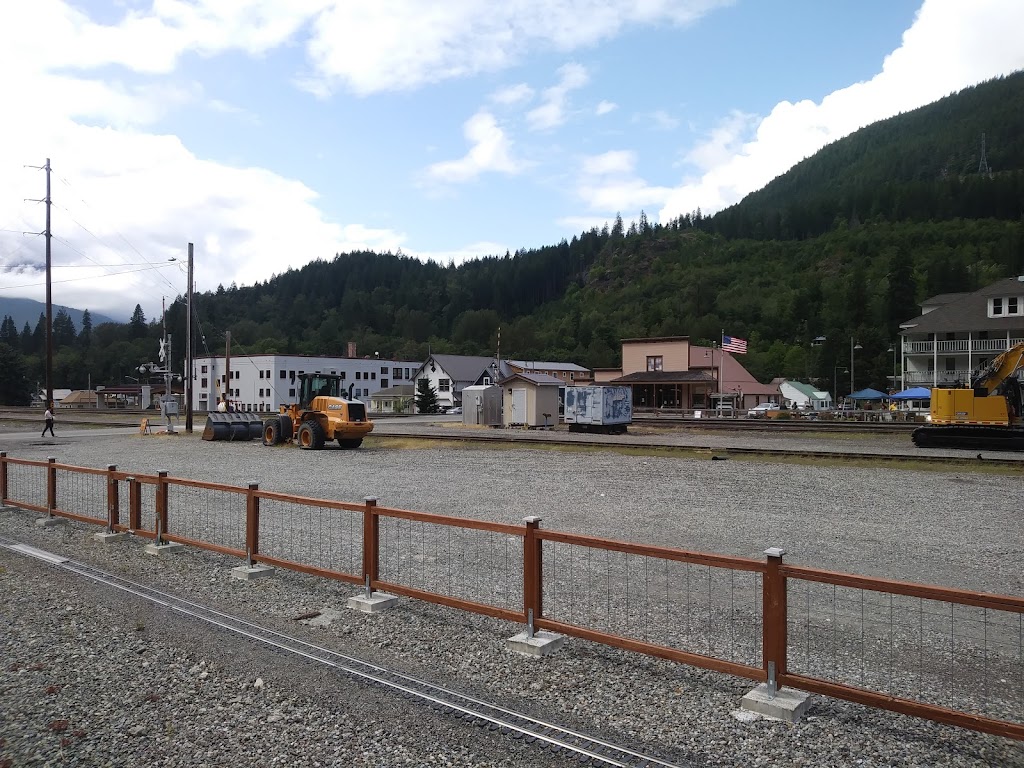 Cascadia Inn | restaurant | 210 E Railroad Ave, Skykomish, WA 98288, USA | 3606772030 OR +1 360-677-2030