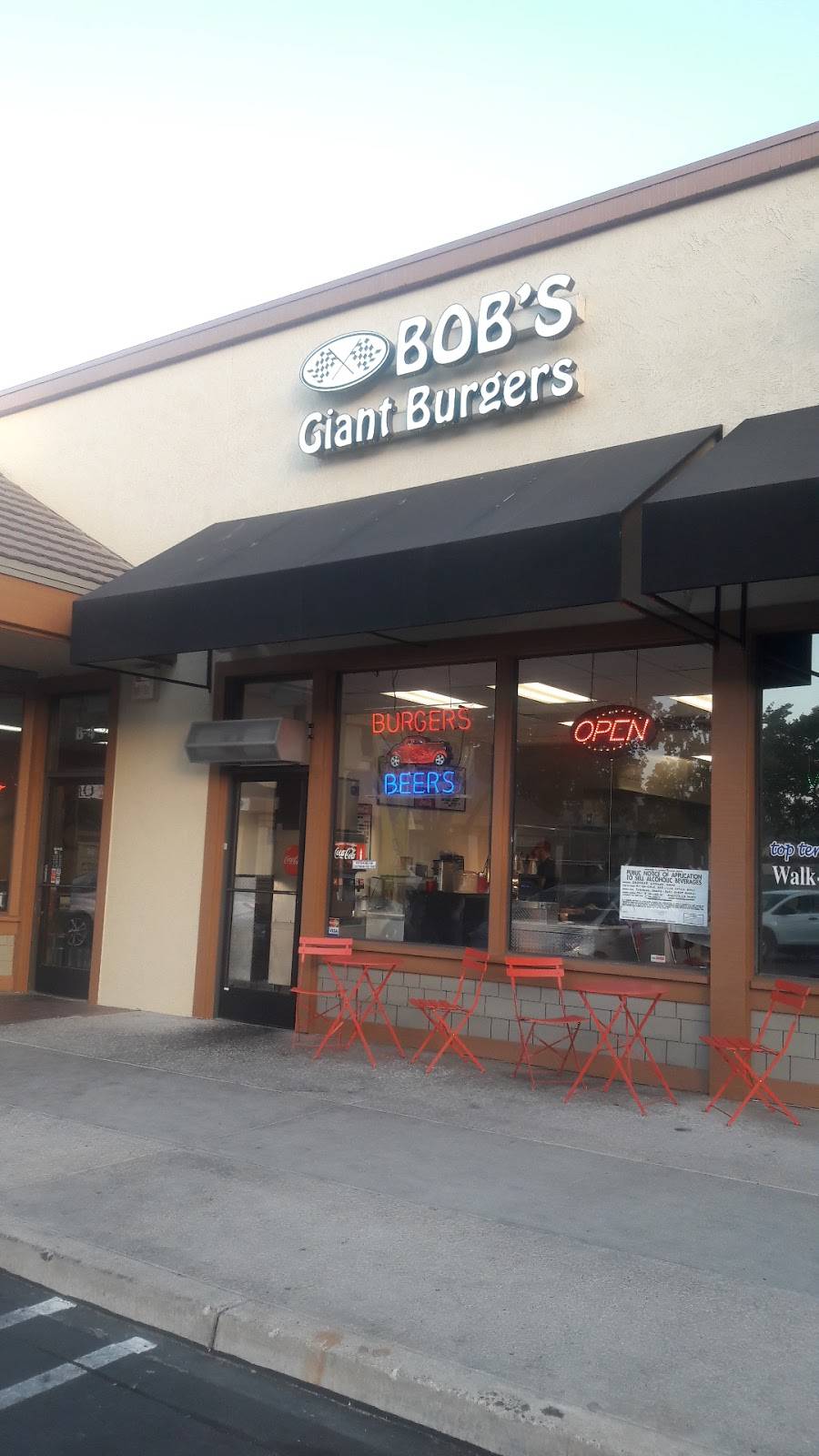 Bobs Giant Burgers | restaurant | 1801 H St B-5, Modesto, CA 95354, USA | 2092840748 OR +1 209-284-0748