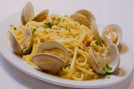 Vinnies Neighborhood Italian | restaurant | 641 Merrimon Ave, Asheville, NC 28804, USA | 8282531077 OR +1 828-253-1077