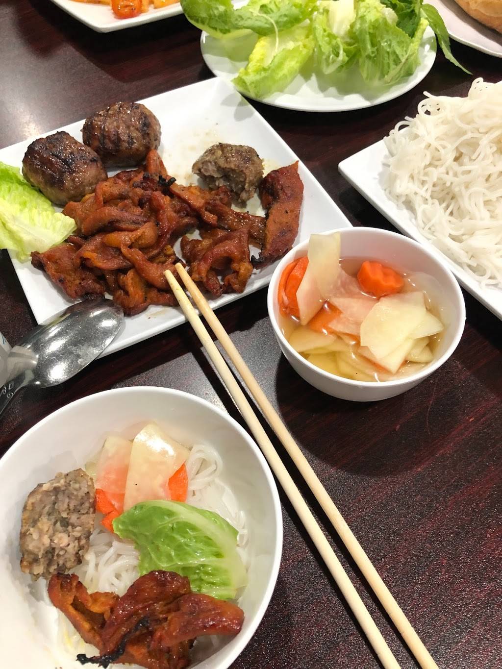 Phở Gia Đình | restaurant | 3002 N Arizona Ave Suite #1, Chandler, AZ 85225, USA | 4802199696 OR +1 480-219-9696