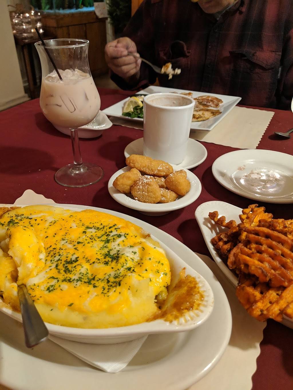 Greshville Inn | restaurant | 1013 Reading Ave, Boyertown, PA 19512, USA | 6103676994 OR +1 610-367-6994