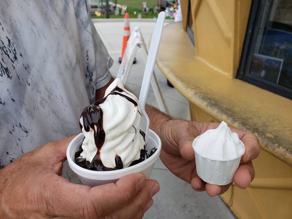 Frisbees | restaurant | US-1, Mims, FL 32754, USA | 3212674410 OR +1 321-267-4410