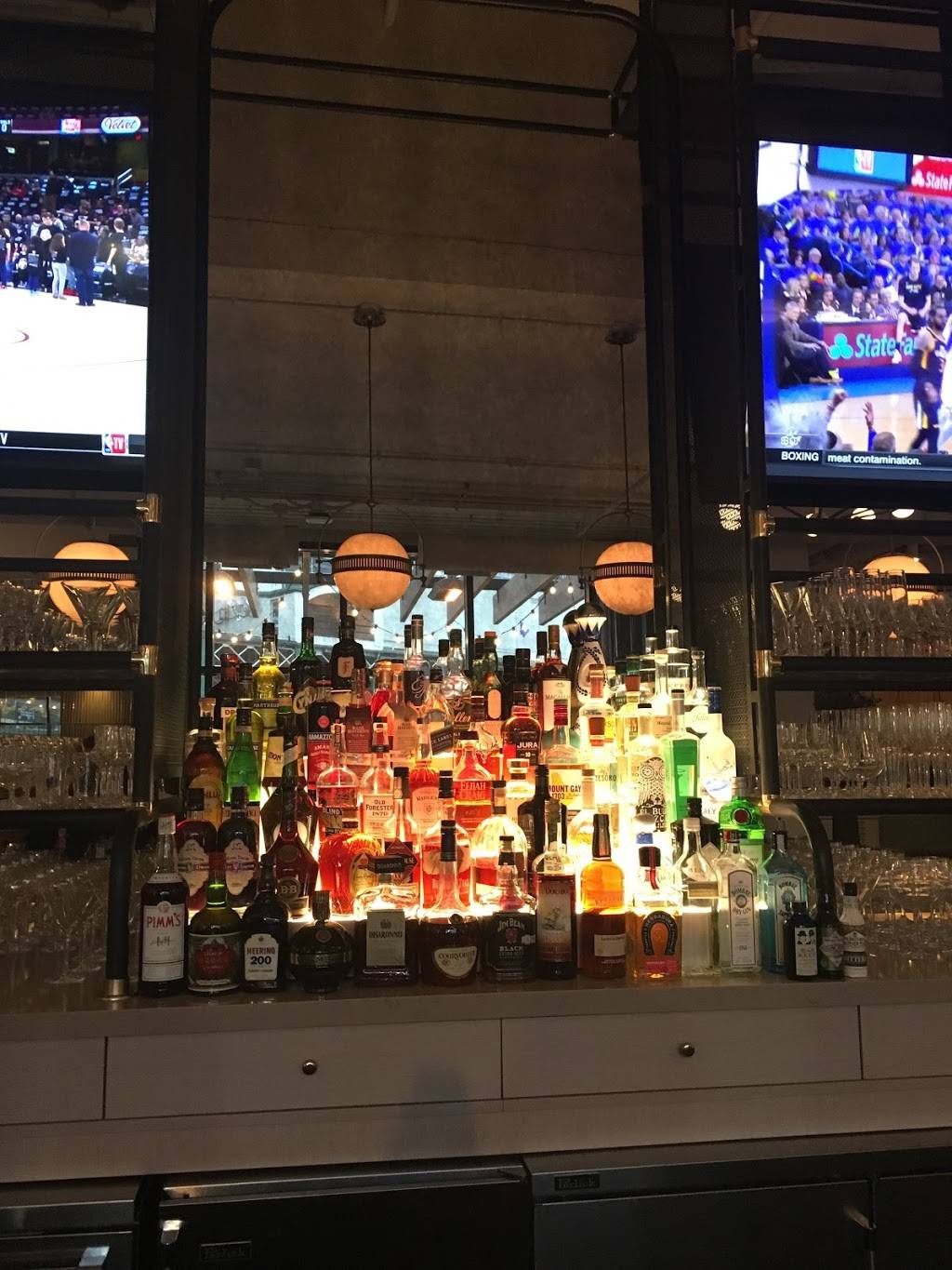 The Bar at Hotel Zachary | night club | 3630 N Clark St, Chicago, IL 60613, USA | 7733022300 OR +1 773-302-2300