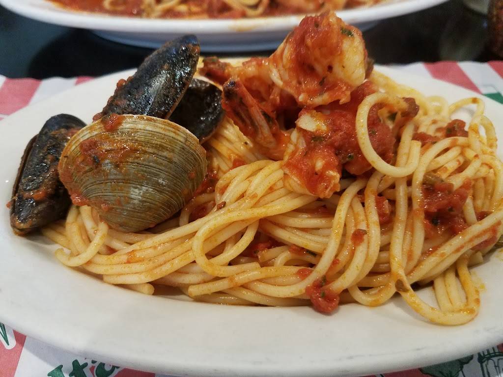 Randazzos Clam Bar | restaurant | 2017 Emmons Ave, Brooklyn, NY 11235, USA | 7186150010 OR +1 718-615-0010