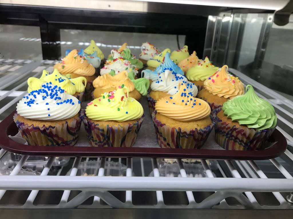 La Arepa Deli | restaurant | 1075 Suffolk Ave, Brentwood, NY 11717, USA | 6315217038 OR +1 631-521-7038