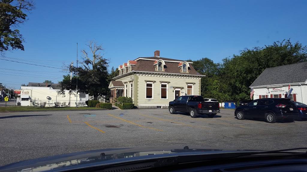 Picket Fence Restaurant | restaurant | 338 NE Main St, Douglas, MA 01516, USA | 5084767990 OR +1 508-476-7990