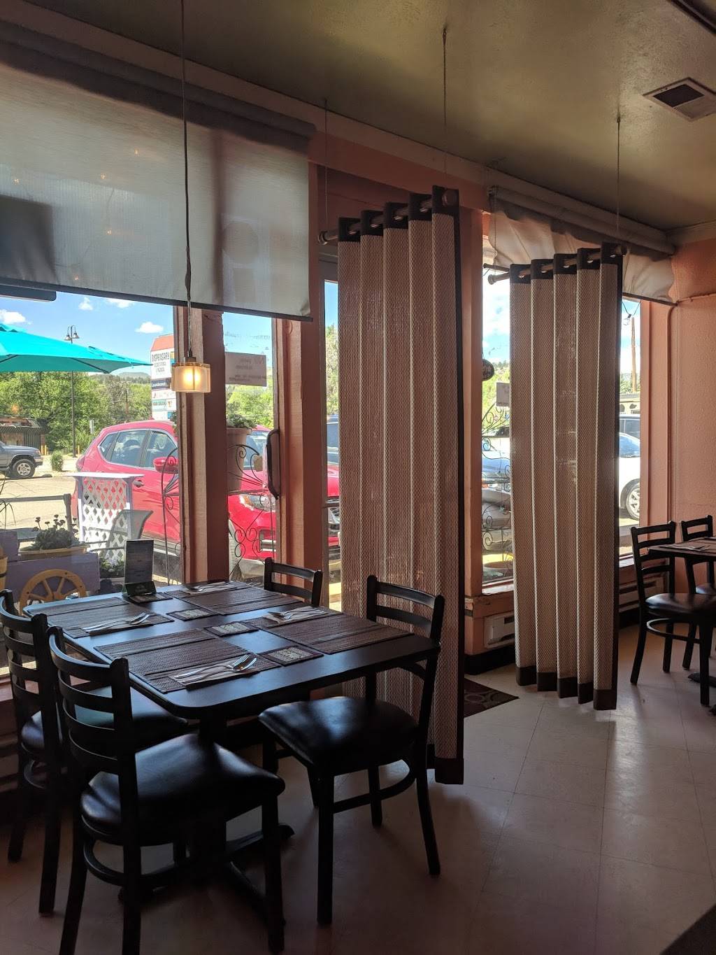 Julies Thai Kitchen | restaurant | 138 Main St, Lyons, CO 80540, USA | 3038232327 OR +1 303-823-2327