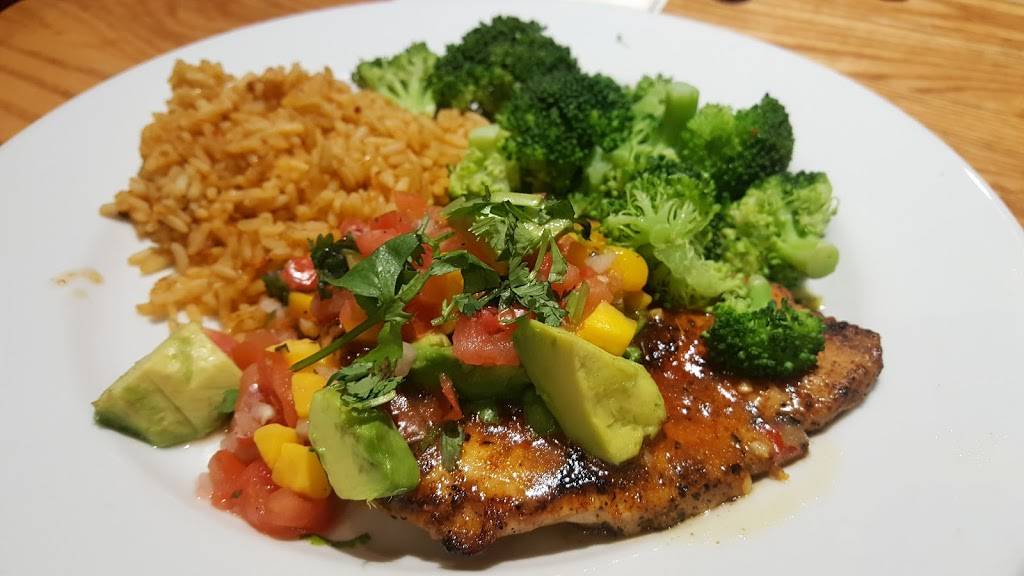 Chilis Grill & Bar | meal takeaway | 255 E Basse Rd #1100, San Antonio, TX 78209, USA | 2108041110 OR +1 210-804-1110