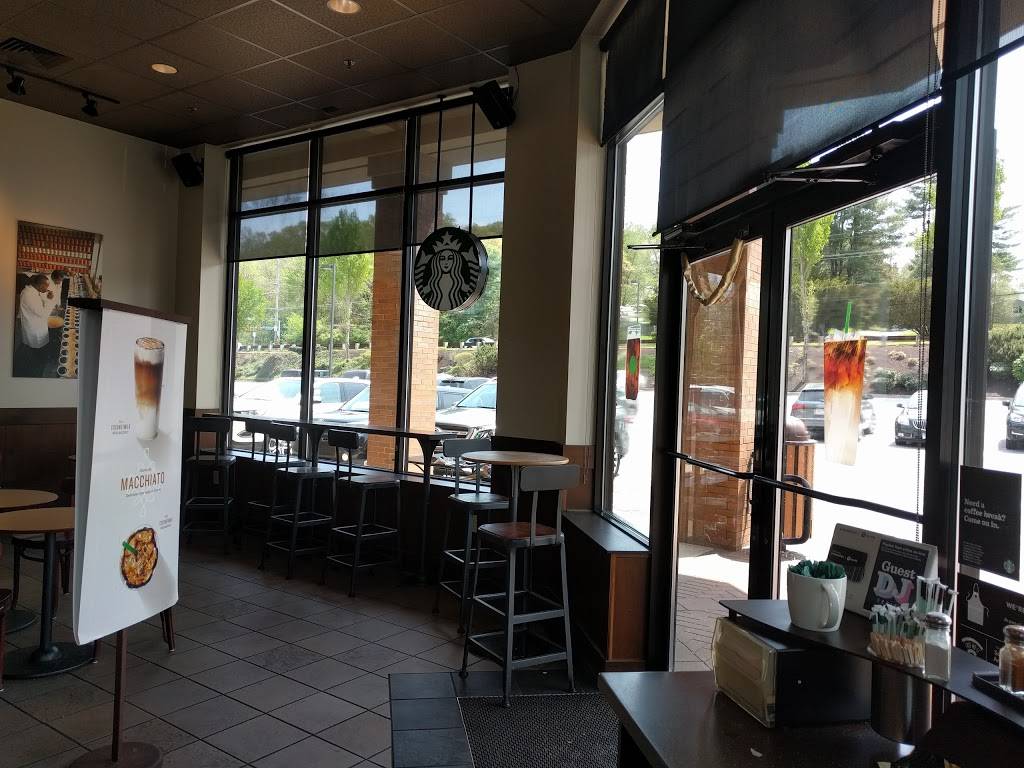 Starbucks | cafe | 4895 West Chester Pike, Newtown Square, PA 19073, USA | 6103534951 OR +1 610-353-4951