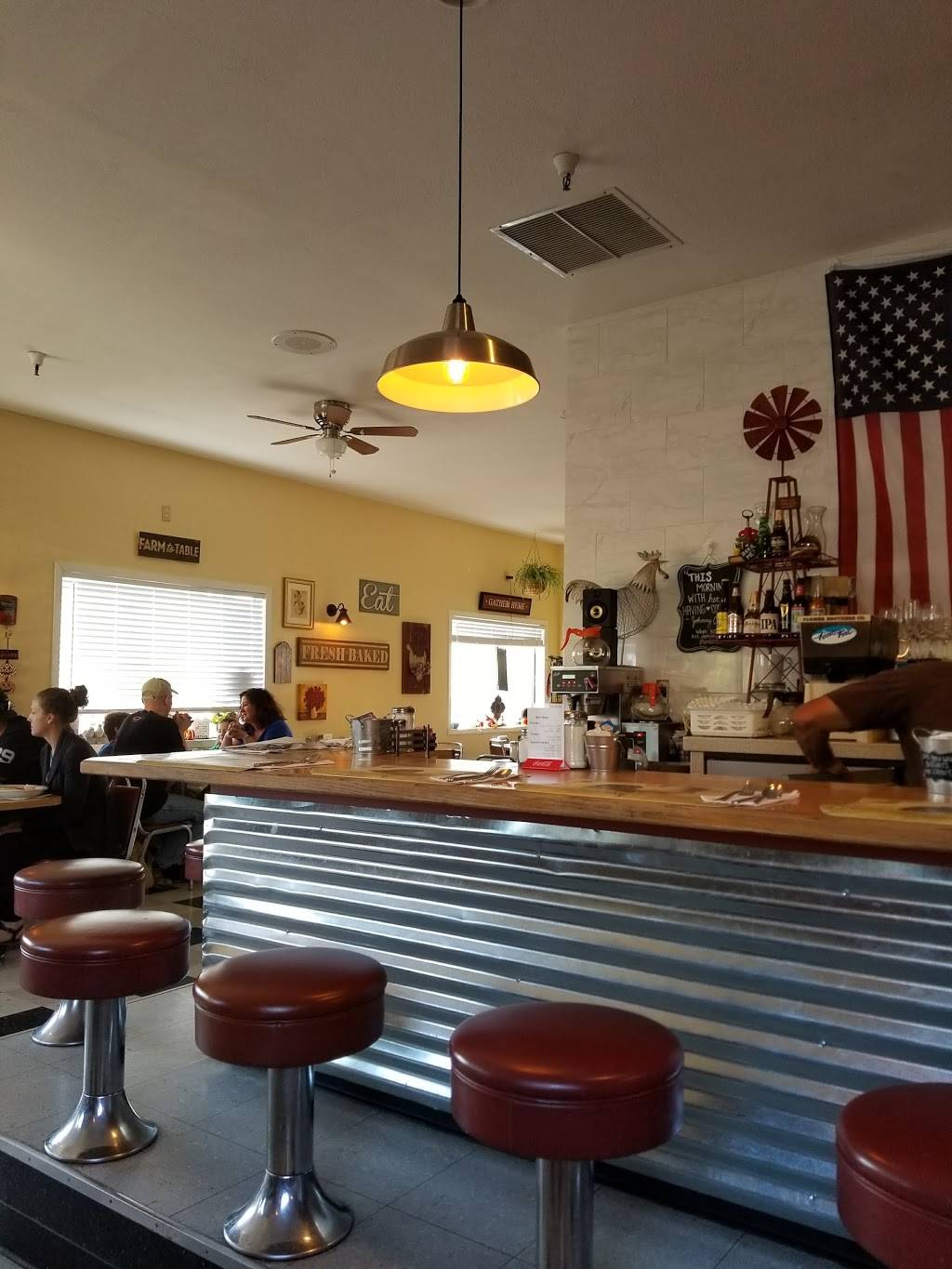 South Kelly Grill | restaurant | 101 S Kelly Rd, American Canyon, CA 94503, USA | 7072246303 OR +1 707-224-6303