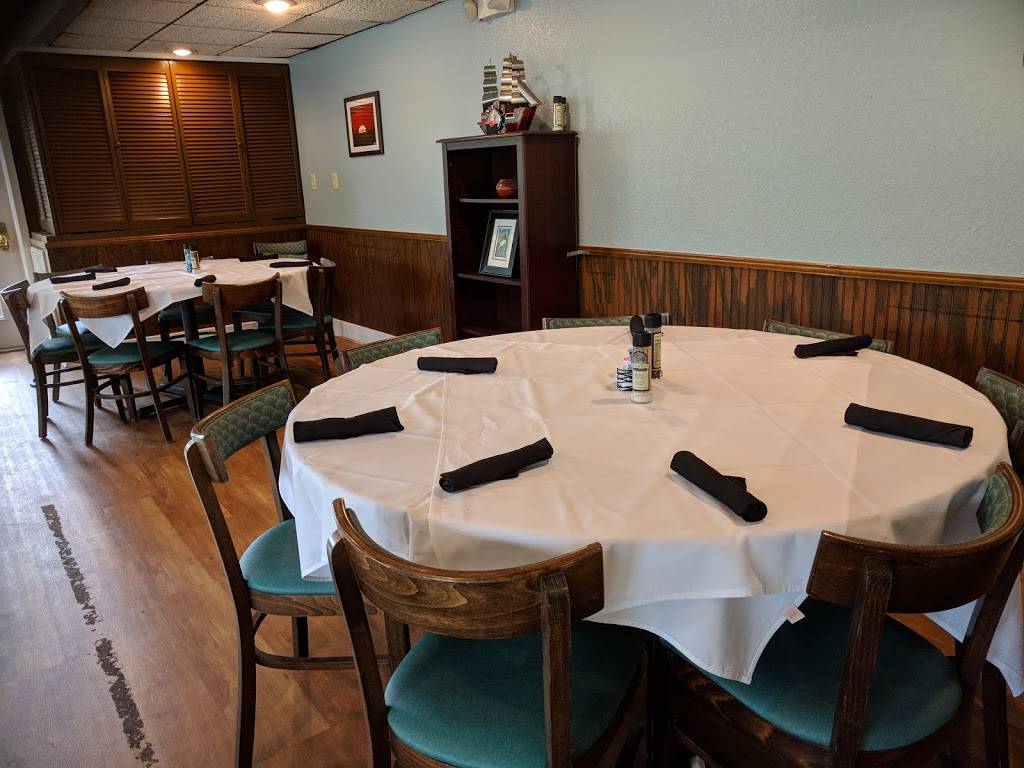 Blackwater Grill & Bar | restaurant | 6301 Riverside Dr, Yankeetown, FL 34498, USA | 3524415002 OR +1 352-441-5002