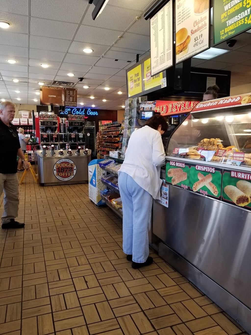 Dodges | restaurant | 650 Wayne Rd, Savannah, TN 38372, USA | 7319257657 OR +1 731-925-7657