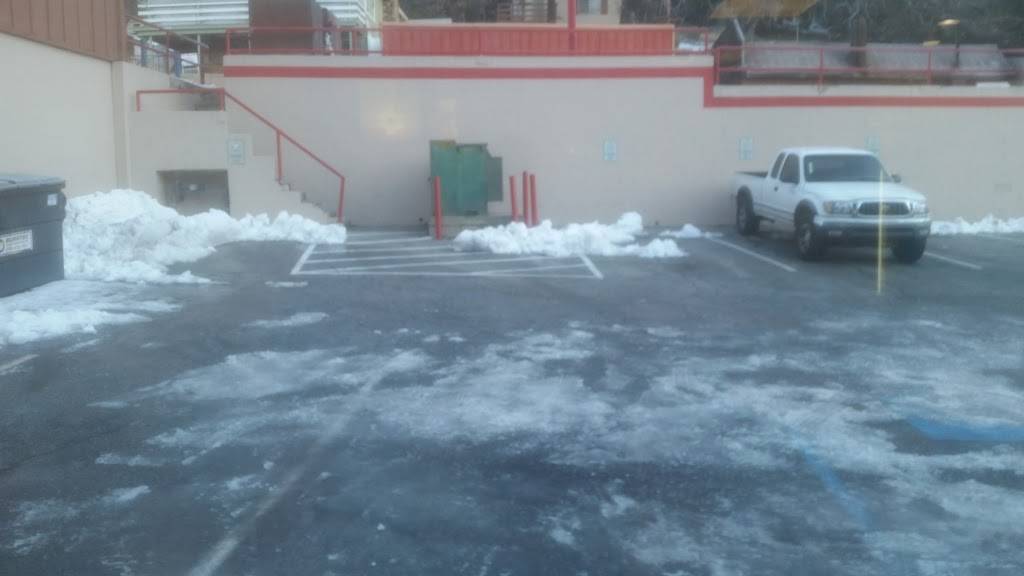 Subway | restaurant | 23991 Lake Dr, Crestline, CA 92325, USA | 9093385551 OR +1 909-338-5551