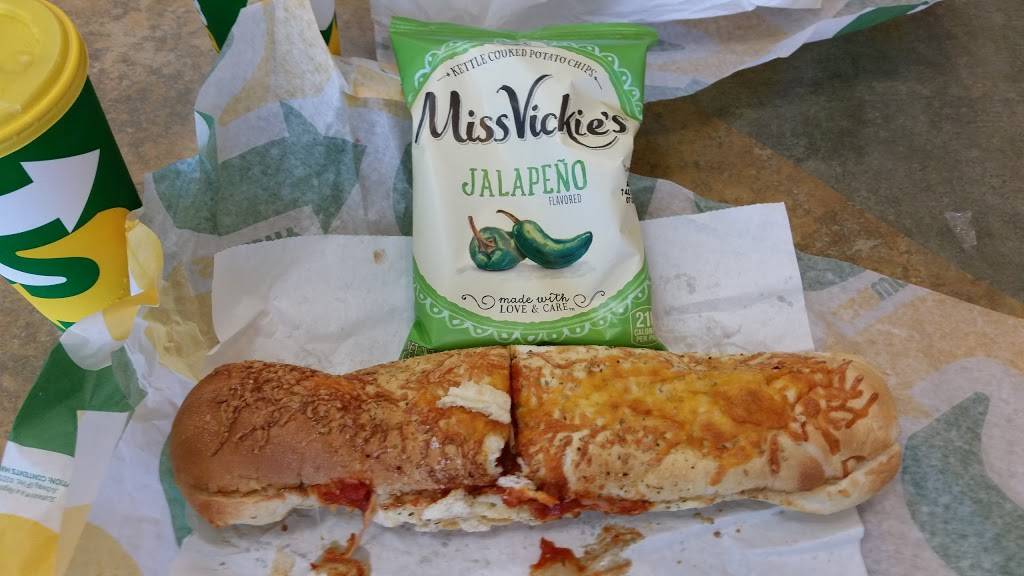 Subway Restaurants | restaurant | 690 Shaffer Rd, DuBois, PA 15801, USA | 8143711588 OR +1 814-371-1588
