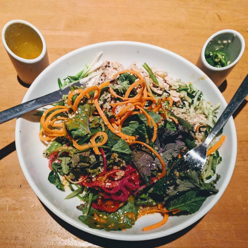 California Pizza Kitchen at Waterford Lakes | restaurant | 695 N. Alafaya Trail, Waterford Lakes Pkwy, Orlando, FL 32828, USA | 4073845689 OR +1 407-384-5689