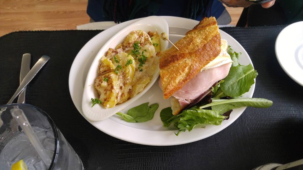 Chez Renée French Bistrot | restaurant | 233 Main St, Milford, OH 45150, USA | 5132480454 OR +1 513-248-0454