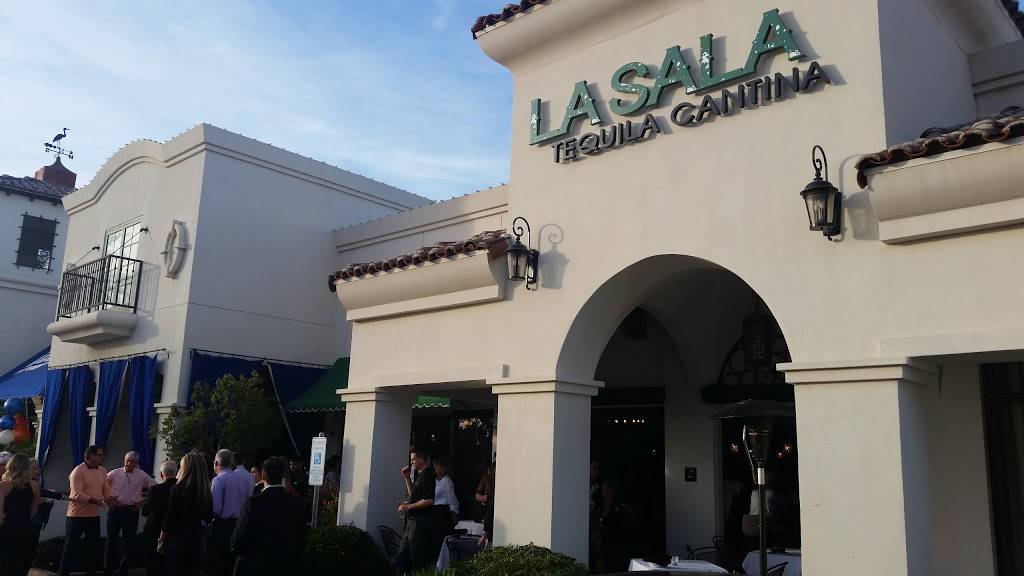 The Living Room Wine Cafe & Lounge | night club | 2475 W Queen Creek Rd #1, Chandler, AZ 85248, USA | 4808552848 OR +1 480-855-2848