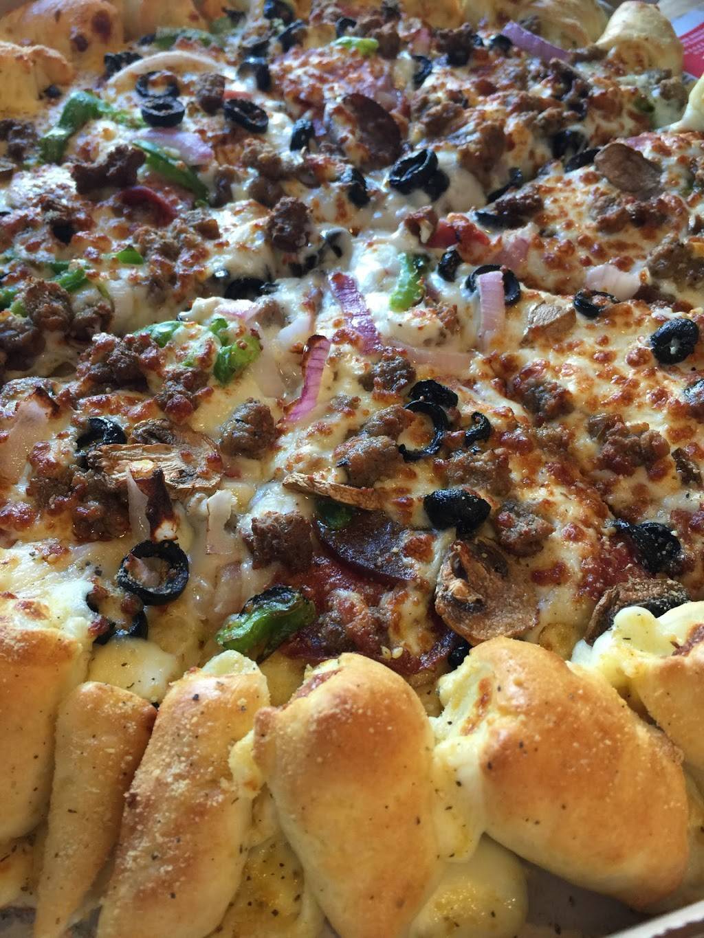 Pizza Hut | meal delivery | 1086 Yonge St, Toronto, ON M4W 2L4, Canada | 4169291818 OR +1 416-929-1818