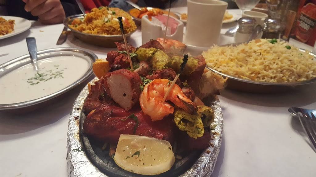 Taste of Himalayas | restaurant | 110 N 3rd St, St. Charles, IL 60174, USA | 6304441575 OR +1 630-444-1575