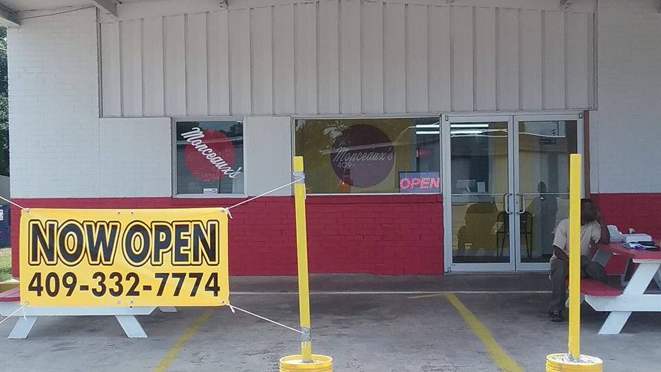 Monceauxs Take Out on Main | restaurant | 3945 Main Ave, Groves, TX 77619, USA | 4093327774 OR +1 409-332-7774