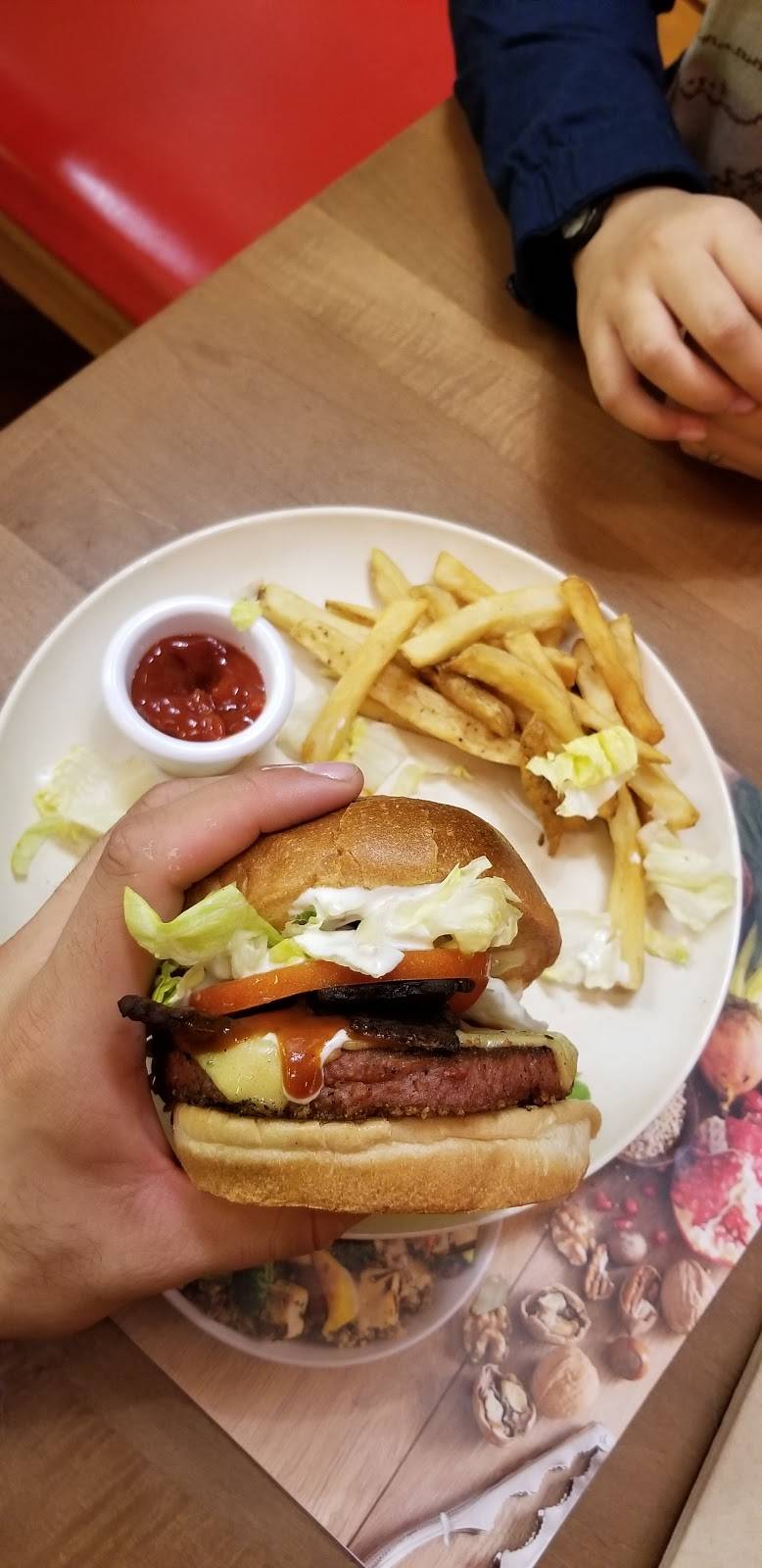 Veggie Grill | restaurant | 8000 Sunset Blvd, Los Angeles, CA 90046, USA | 3238227575 OR +1 323-822-7575