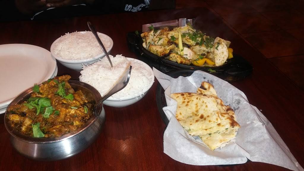 Chilli n Spice | restaurant | 8562 W 133rd St, Overland Park, KS 66213, USA | 9136813663 OR +1 913-681-3663