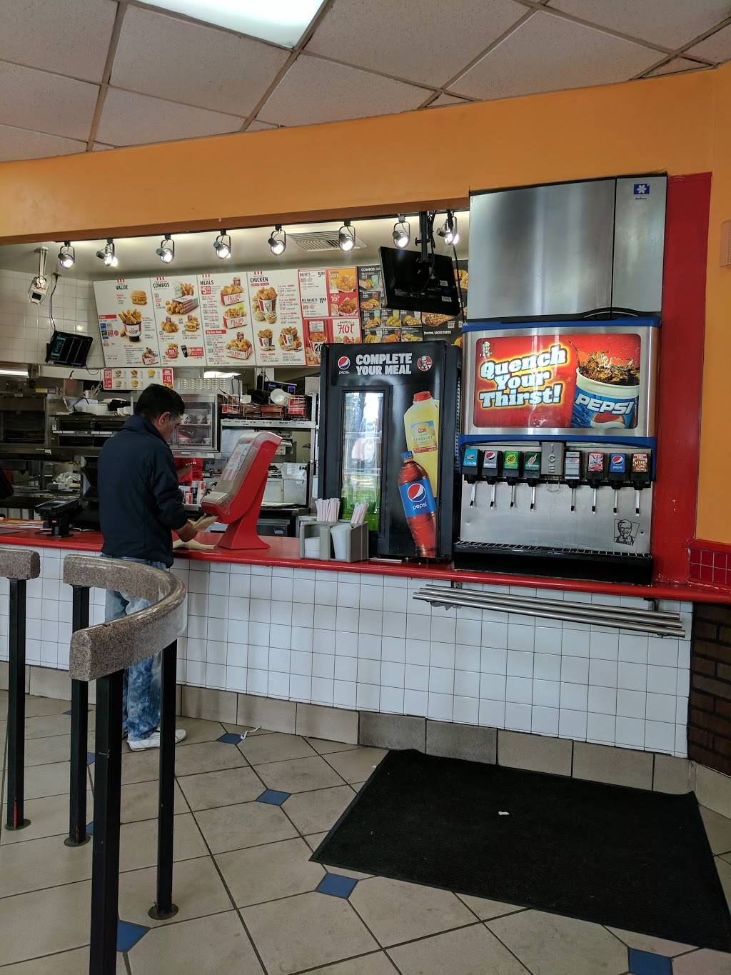 Taco Bell | meal takeaway | 1601 Crenshaw Blvd, Los Angeles, CA 90019, USA | 3237357702 OR +1 323-735-7702