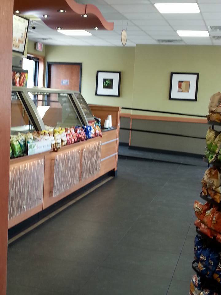 Subway | restaurant | 801 S Riverside Dr, Iowa City, IA 52246, USA | 3193513169 OR +1 319-351-3169