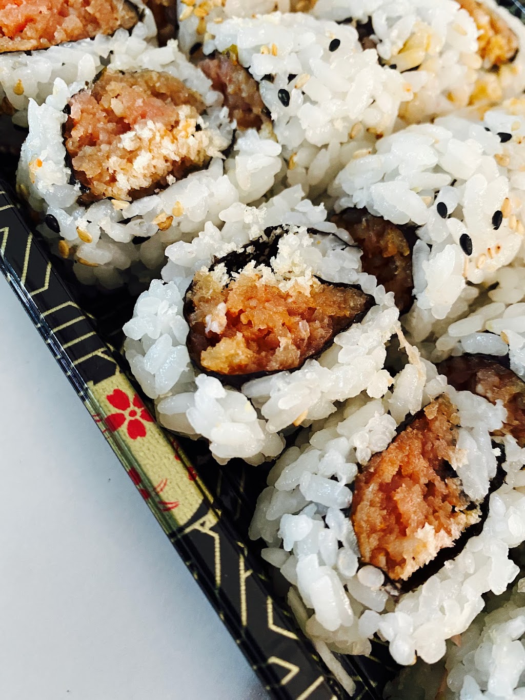 Peace Love & Sushi | meal takeaway | 6100 O St Gateway Mall - Food Court, Lincoln, NE 68505, USA | 4804528451 OR +1 480-452-8451