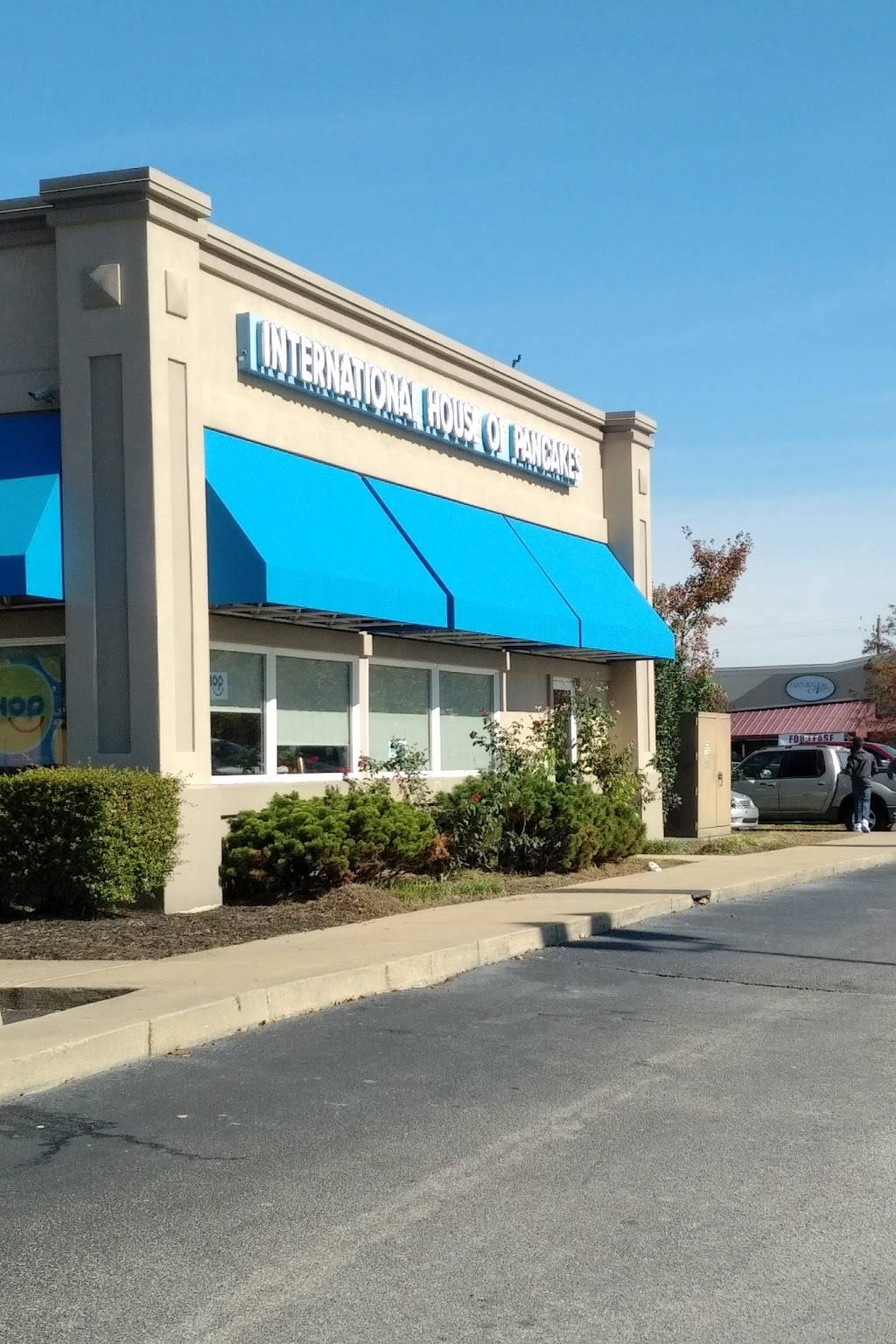 IHOP | restaurant | 3710 Riverdale Rd, Memphis, TN 38115, USA | 9017373902 OR +1 901-737-3902