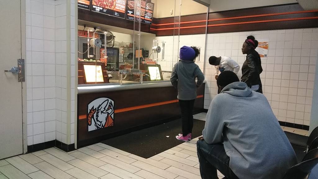 Little Caesars Pizza | meal takeaway | 2918 W Davison St, Detroit, MI 48238, USA | 3138656000 OR +1 313-865-6000