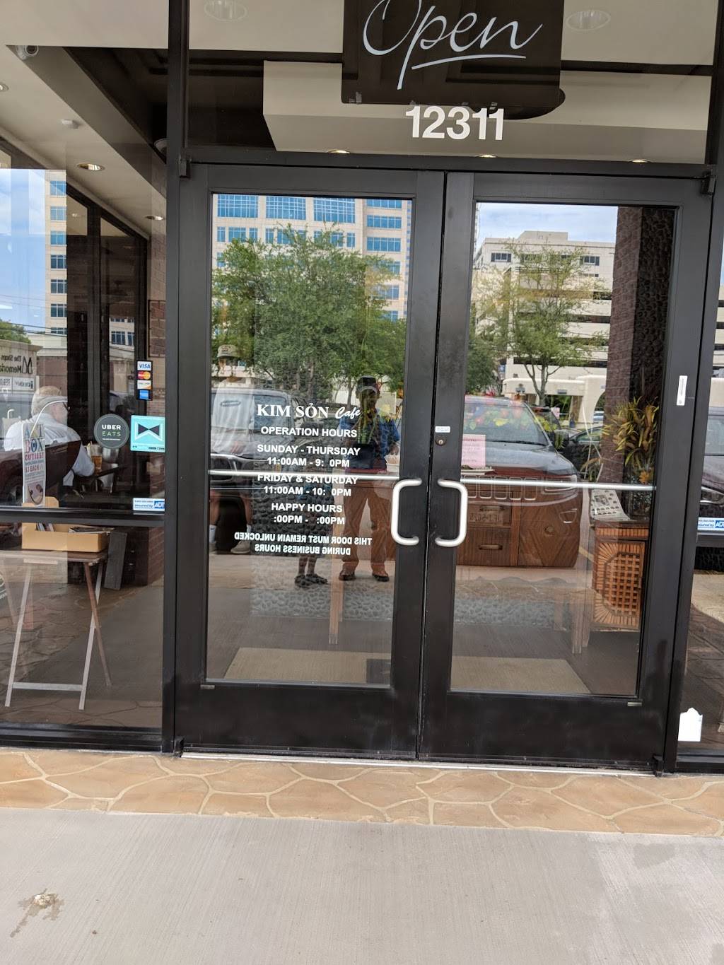 Kim Son Cafe | restaurant | 12311 Kingsride Ln, Houston, TX 77024, USA | 7139849200 OR +1 713-984-9200