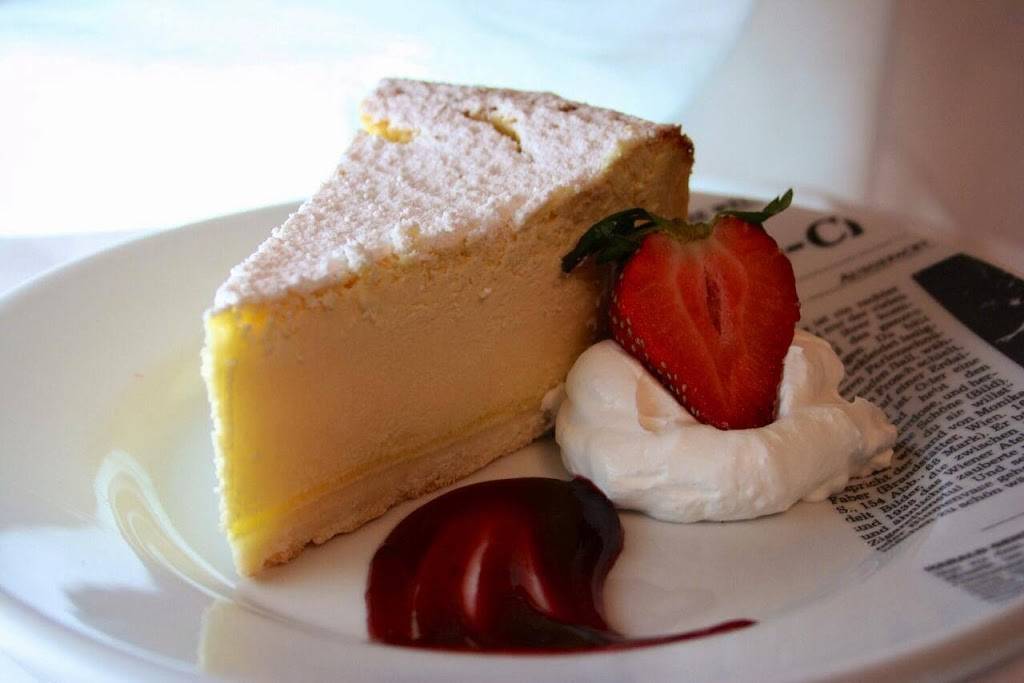 Front Street Station | restaurant | 212 Front St, Greenport, NY 11944, USA | 6313332050 OR +1 631-333-2050