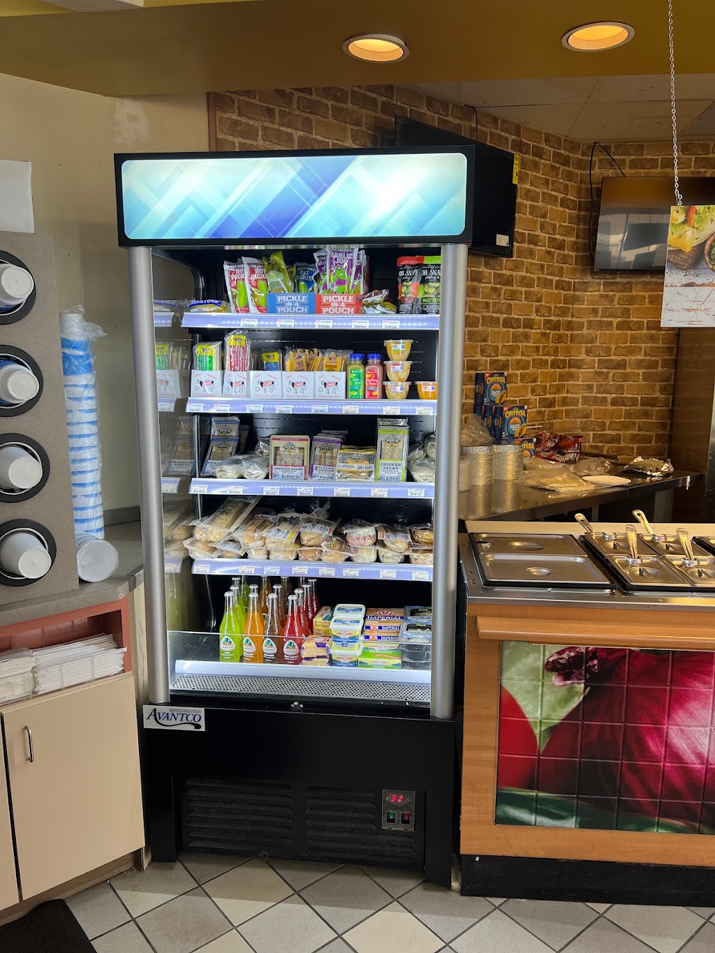 Four Corners Phillip 66 | restaurant | 3955 E Bellefontaine Rd, Hamilton, IN 46742, USA | 2604667786 OR +1 260-466-7786