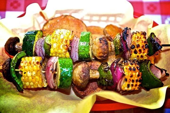 Britts BBQ and Catering | meal delivery | 408 Main St, El Segundo, CA 90245, USA | 3106400408 OR +1 310-640-0408