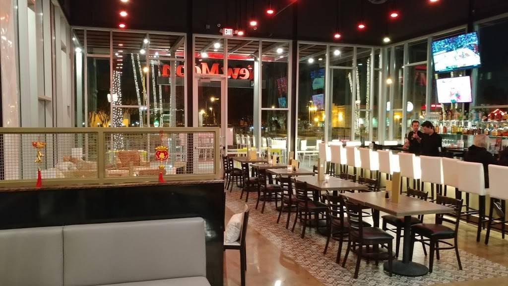 New Moon Restaurant | restaurant | 7620 Beach Blvd, Buena Park, CA 90620, USA | 7145629940 OR +1 714-562-9940