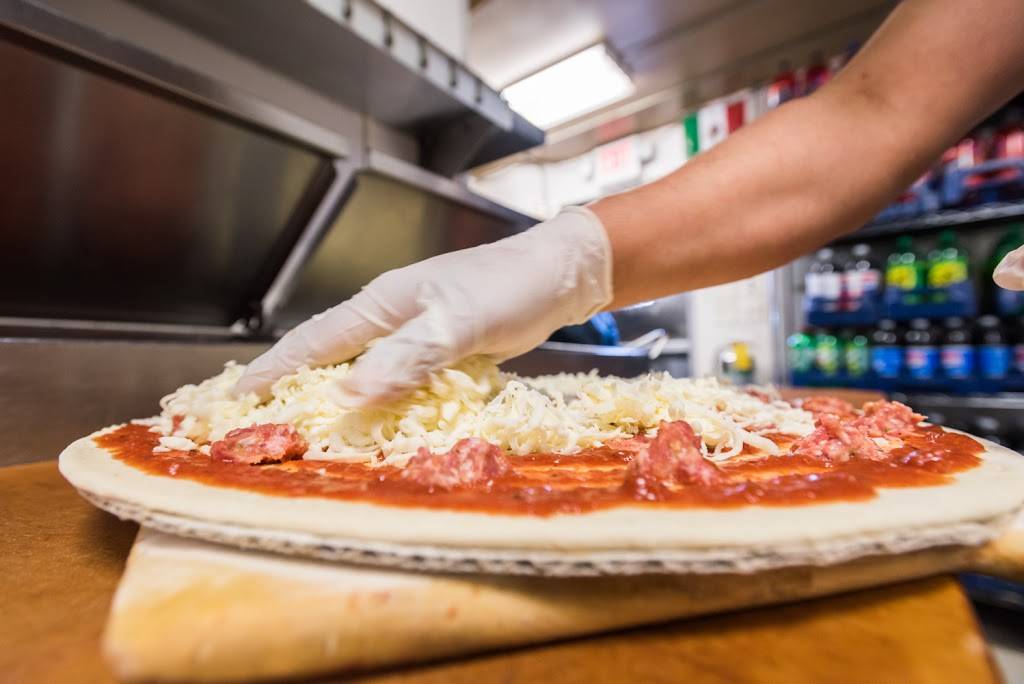 Nicks Pizza & Beef | restaurant | 815 Mannheim Rd, Bellwood, IL 60104, USA | 7084932200 OR +1 708-493-2200